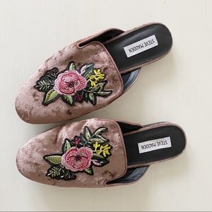 Steve Madden Hugh Velvet Embroidered Floral Mule